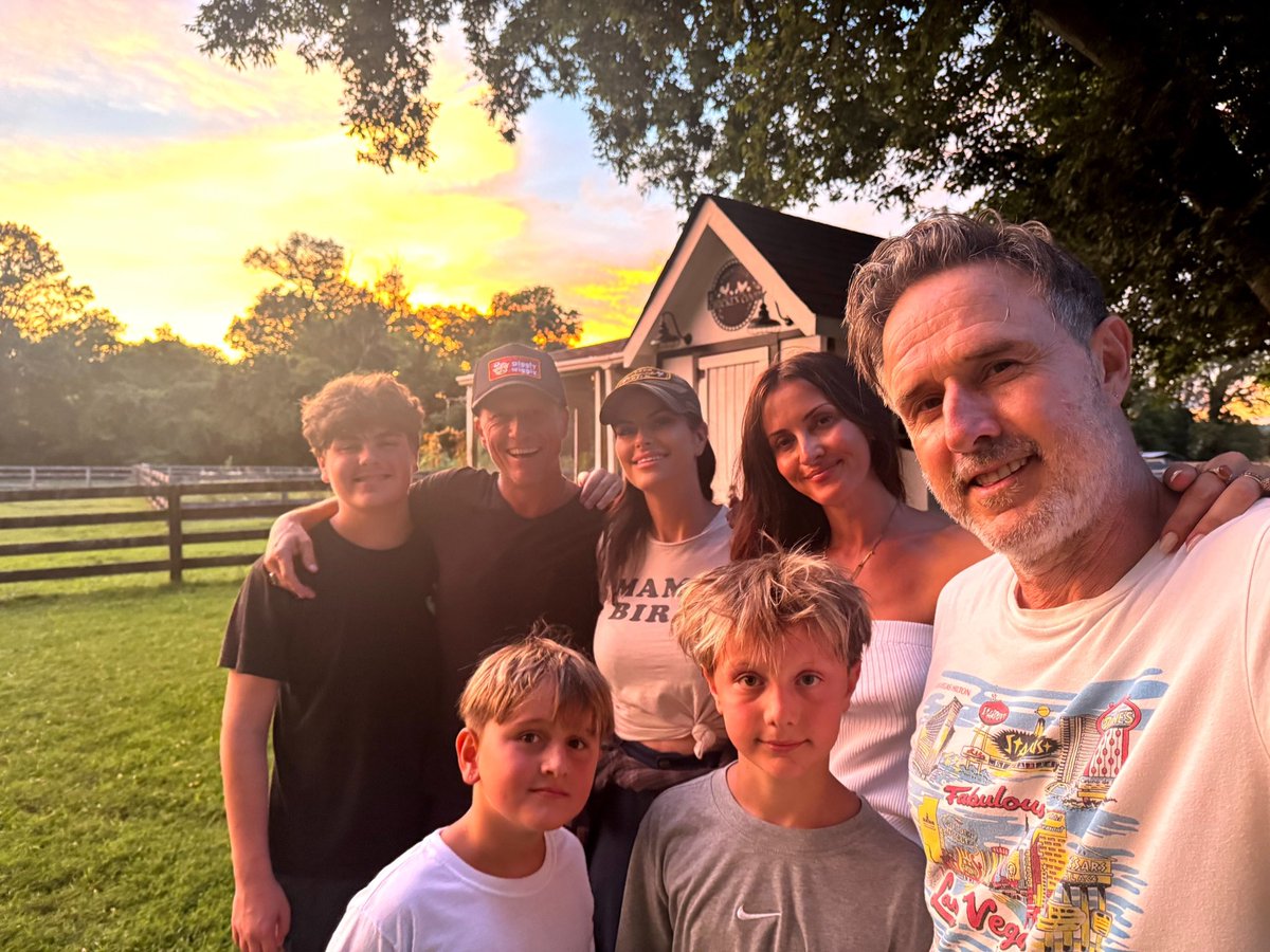 SabrinaNova1's tweet image. Nashville farm life with friends! #Nashville #farm #love #Friendship 🙏🏼❤️