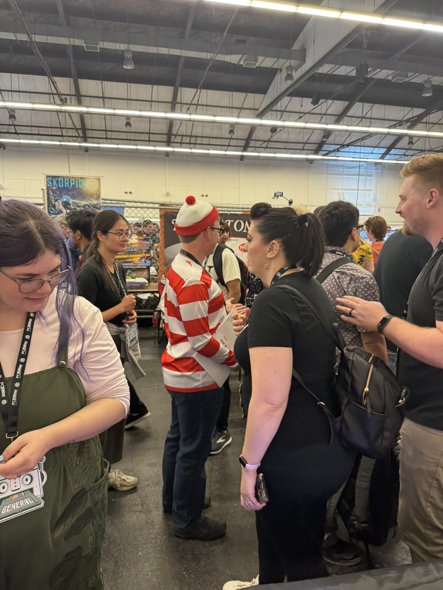 kevsmac's tweet image. He’s there! There he is!!!