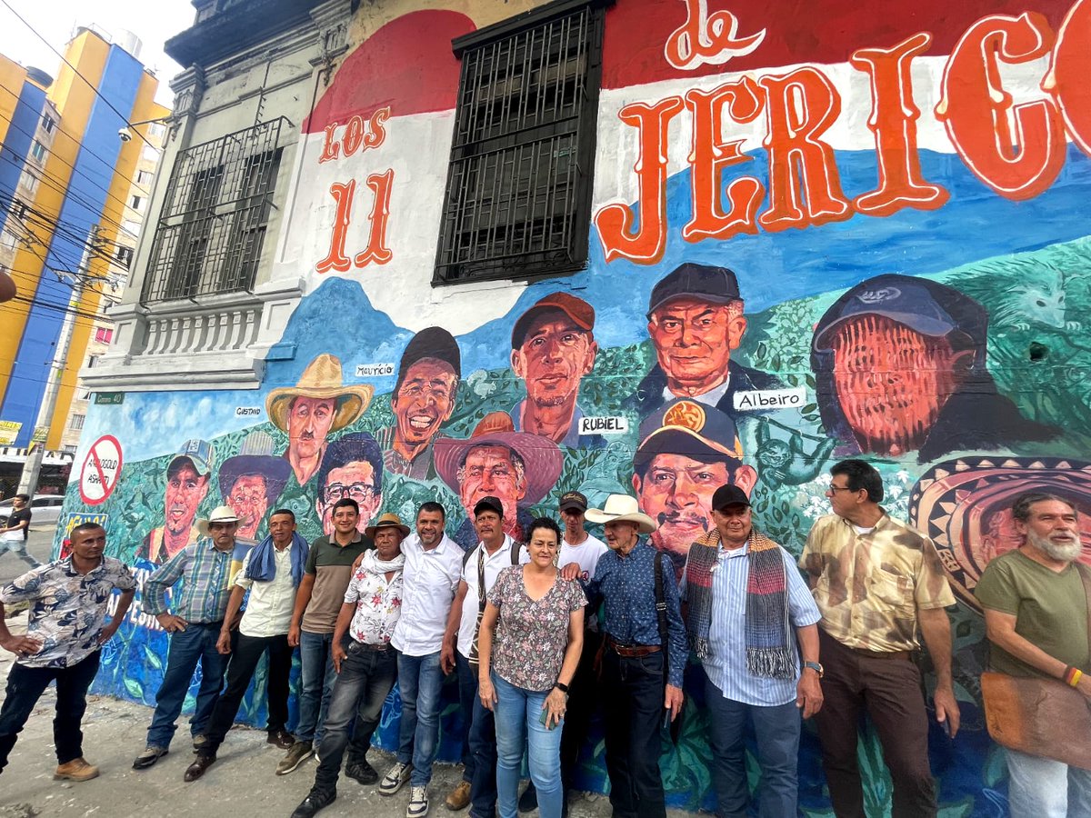 tavogarciapi's tweet image. Hoy los #11DeJericó nos hablaron de dos cosas: dignidad y coherencia.
Dos principios innegociables para construir la vida colectiva, la política digna y territorios desde las luchas de sus gentes.
Me uno a las palabras de don Mauricio que son el reflejo de la resistencia:…