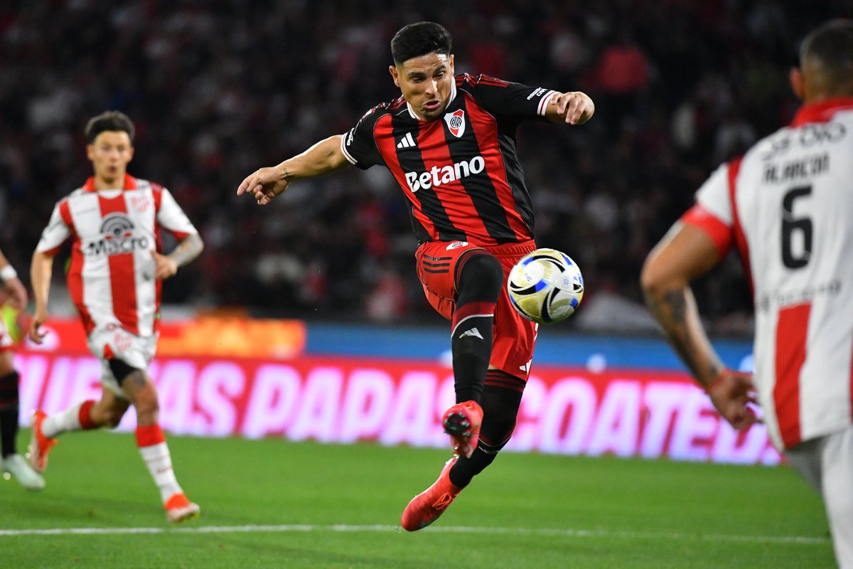 MigueBertolotto's tweet image. Entre #Salas, #Lencina y #Colidio demolieron a Instituto. La ráfaga del final del PT para conseguir el 2-0 resultó esencial para que se destrabara el partido y para que el equipo jugara un gran ST. Otra vez, como contra Platense, la contundencia marcó la diferencia.