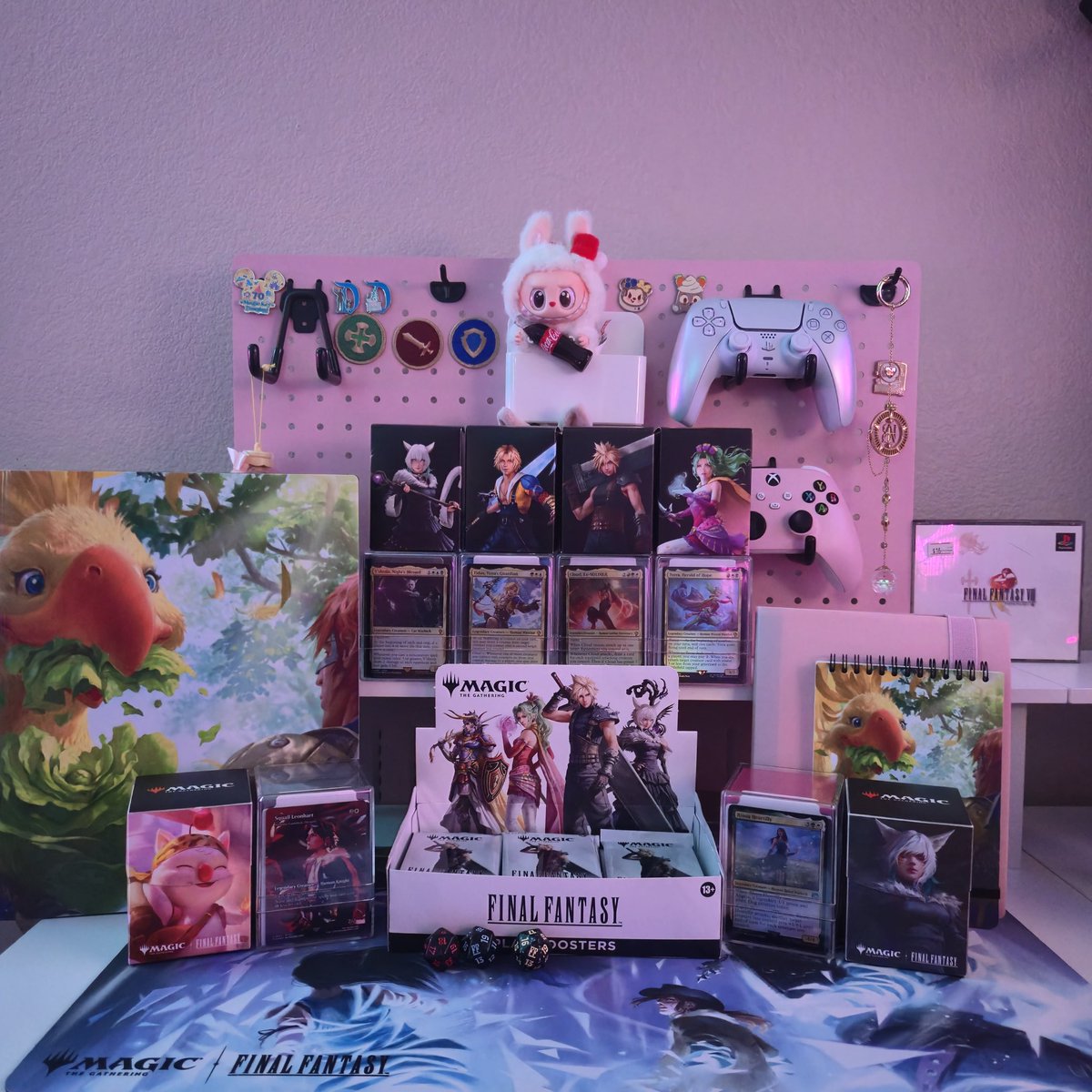 thundabunnies's tweet image. Acrylic deck boxes are my fave tbh.
Had to store the commander precons in them.
#mtg #finalfantasy