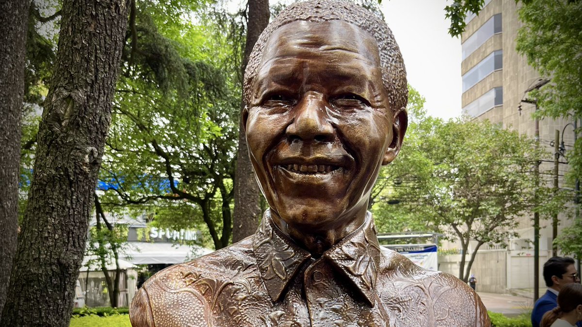 RuthVillanuevaC's tweet photo. Este 18 de julio en el marco del #DíaInternacionalDeNelsonMandela y como parte de las acciones del Capítulo en México de @GMFoundationInd, presidido por @ManuelGranados_, se llevó a cabo la develación del busto de @NelsonMandela en una significa ceremonia en el Parque Lincoln, donde participé con el compromiso de seguir impulsando la difusión de su legado.