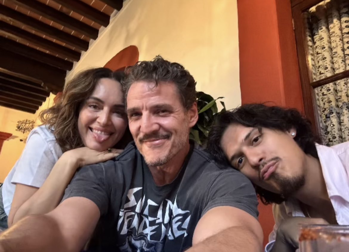 they give the phone to him because he takes the best group selfies 💜