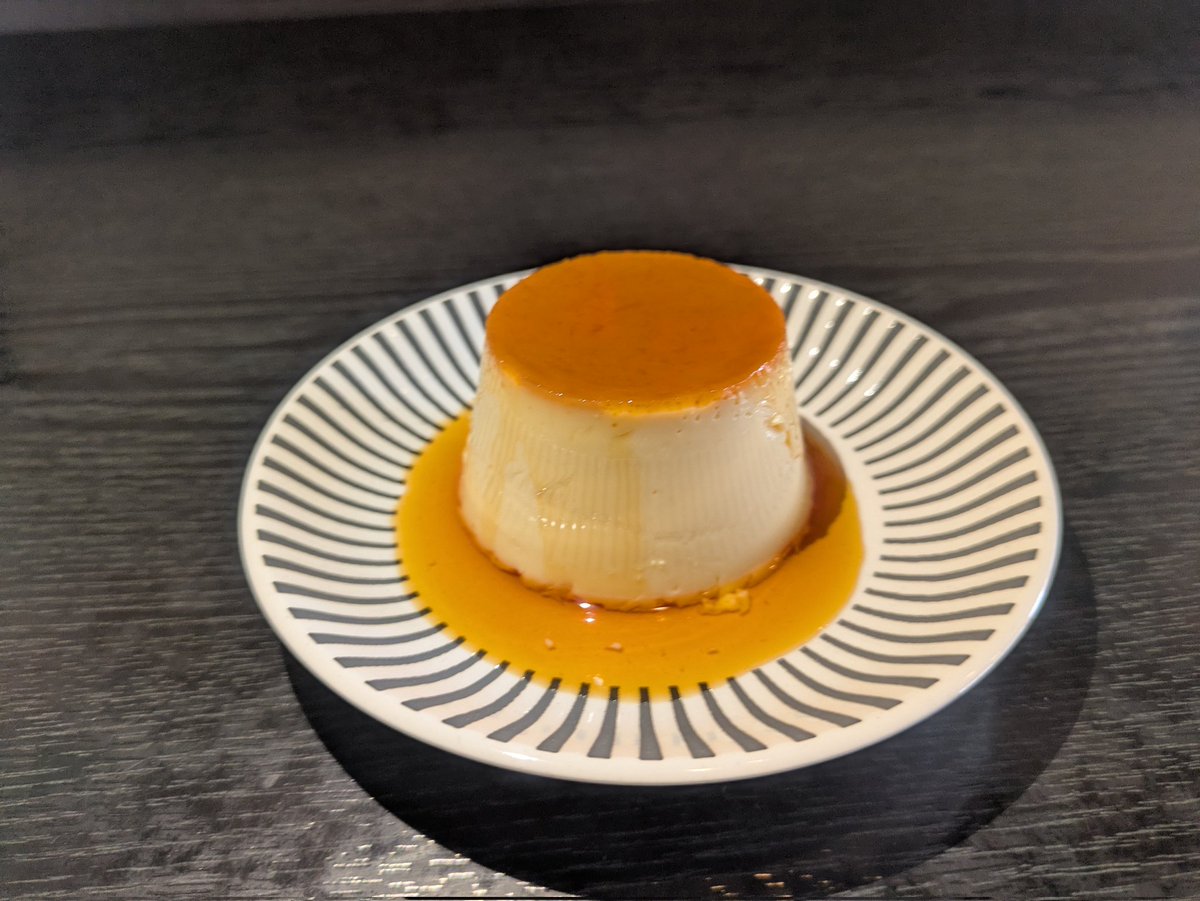 令和7年7月20日（日曜日）
お早うございます
連休真ん中
ウチのパティシエさんが作ってくれた『ちょっと硬めの手作りプリン』週末限定で始めました
店内エアコン全開で涼しくしてます🌬️
最近、暑くてよく冷たい鯖だし食べるんですが、体の中から冷やしてくれて良い感じです☺️