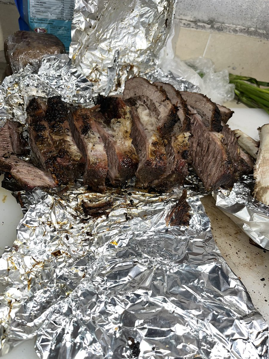 Como les dije anteriormente ya mis postes le VV no subí todo el proceso de este día de carne asada sólo el resultado de este magnífico costillar calidad única de <a href="/DelgadoCarnes/">Carnes Delgado</a>