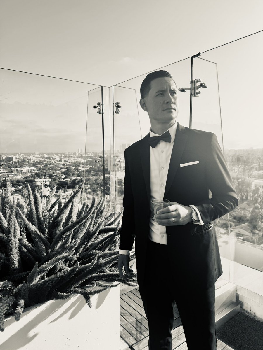 ChadPSmith_'s tweet photo. Weddings in LA are something.
#LosAngles #westhollywood #TheLondon https://t.co/atjuG52GeZ