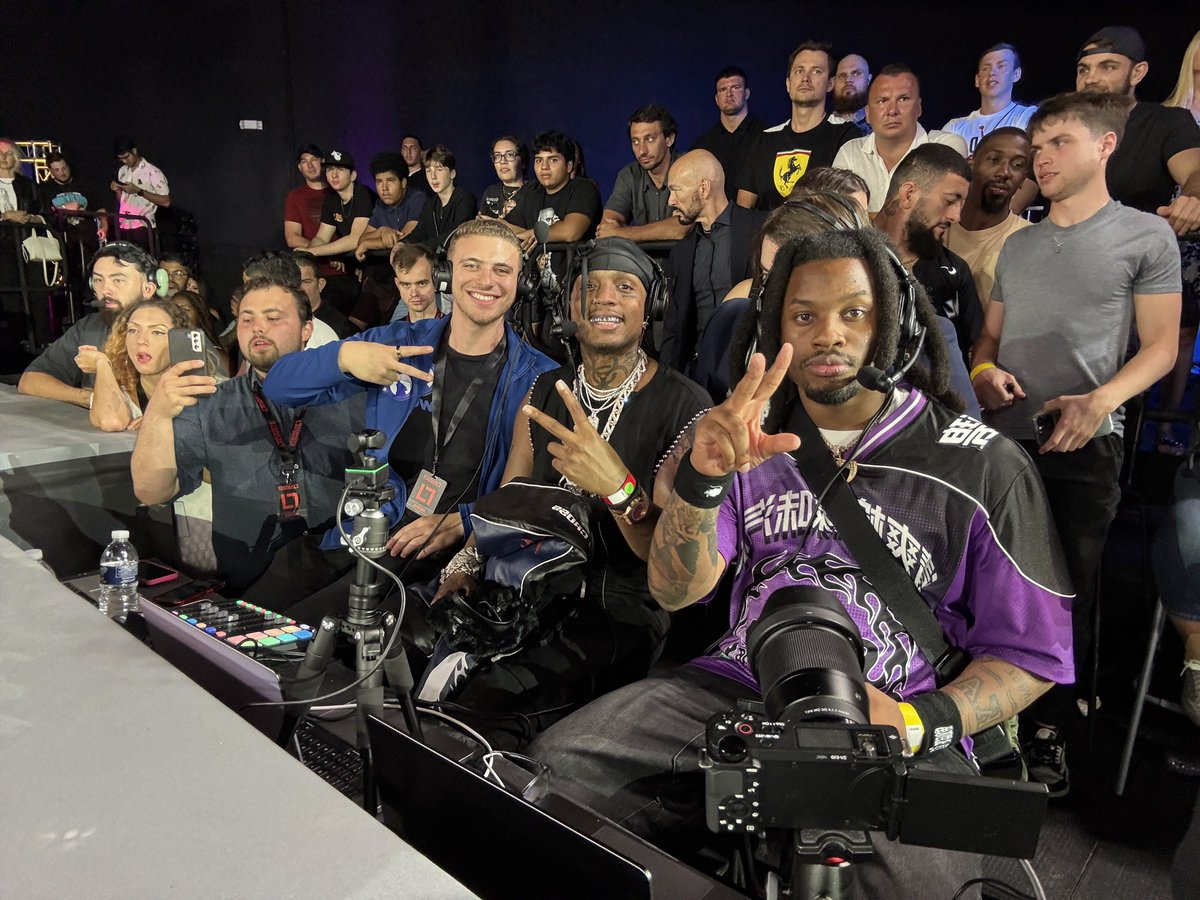 Another epic night commentating <a href="/KarateCombat/">$KARATE COMBAT (ALT/SZN)</a>!

Loved having <a href="/denzelcurry/">Denzel Curry</a> &amp; <a href="/THESLUMPGOD/">Sir Ski Mask</a> join me on the mic 🎤