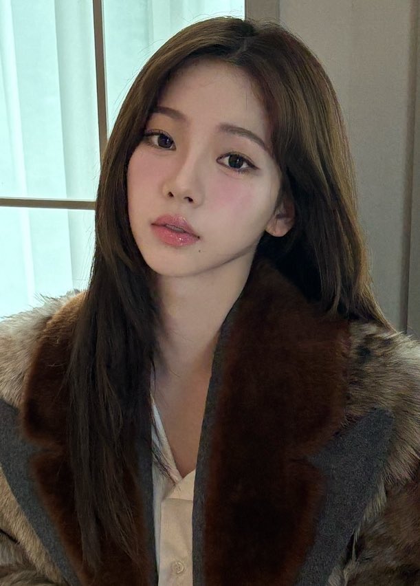 hourly karina (@hourlykrn) on Twitter photo 