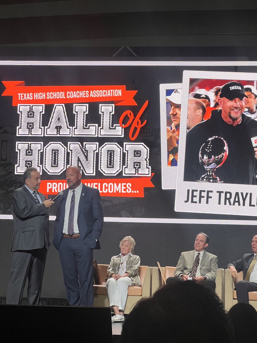LisaUTSA's tweet image. Huge congratulations to @UTSAFTBL @CoachTraylor on his well-deserved induction into the @THSCAcoaches Hall of Honor! It’s truly a privilege to work alongside such an inspiring leader every day. Here’s to many more successes ahead! #BirdsUp