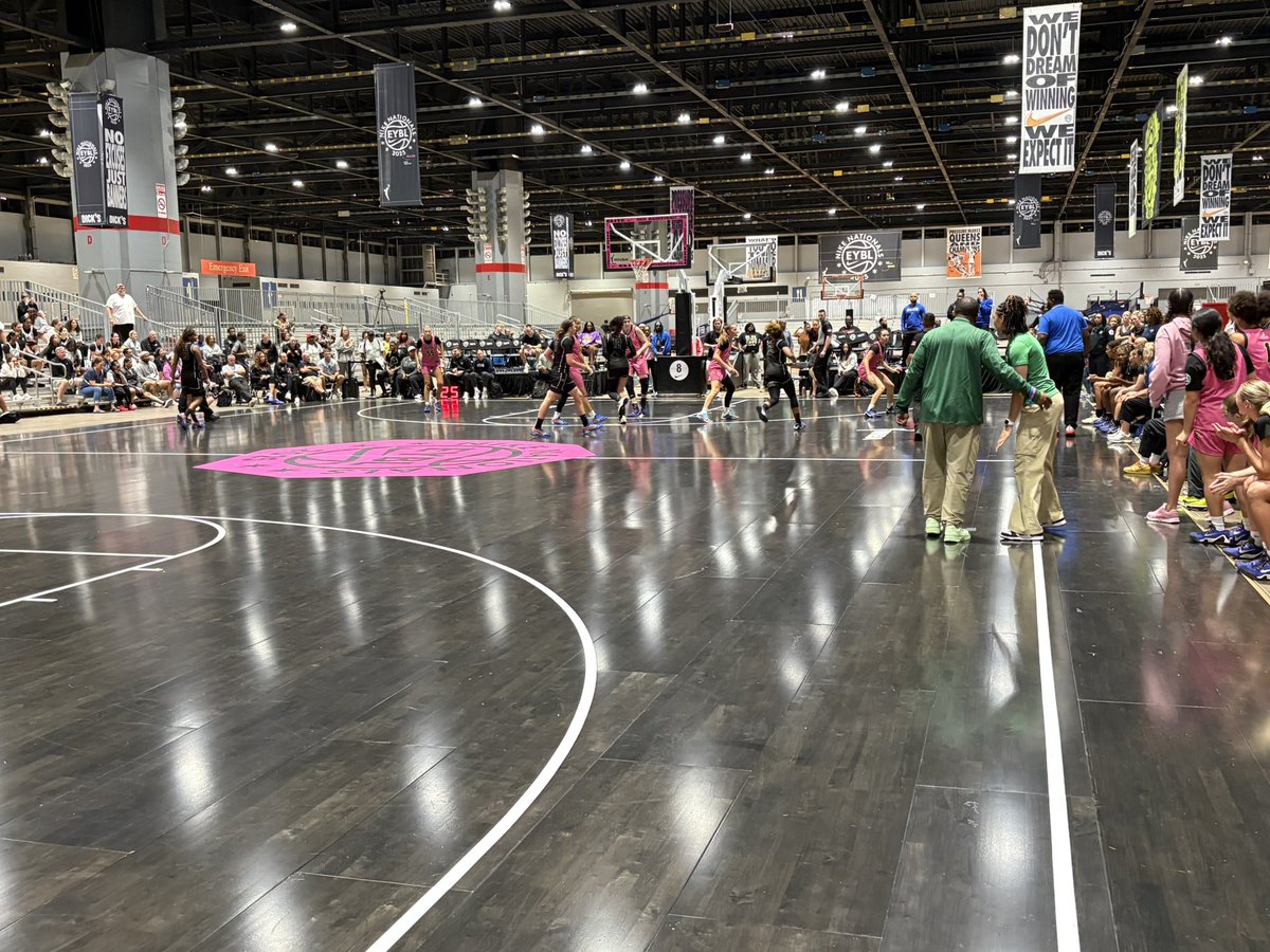 travisponton's tweet image. This @CFEliteSports @philly_rise 17 nightcap has been absolutely ELECTRIC ⚡️⚡️
Hats off to both teams, their amazing players, and great coaches and directors, thanks for treating us to a classic! 🫡
@BlueStarMedia1 @BlueStar30s
