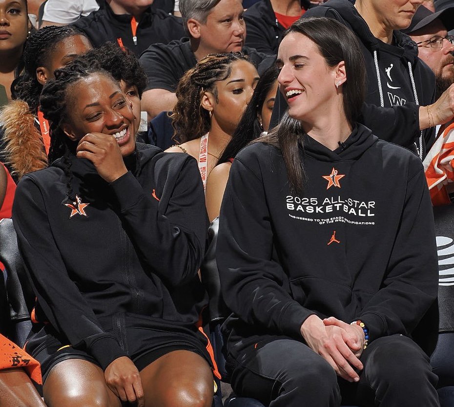 FeverStats's tweet image. Kelsey Mitchell led Team Caitlin in scoring in the All-Star game tonight 🔥