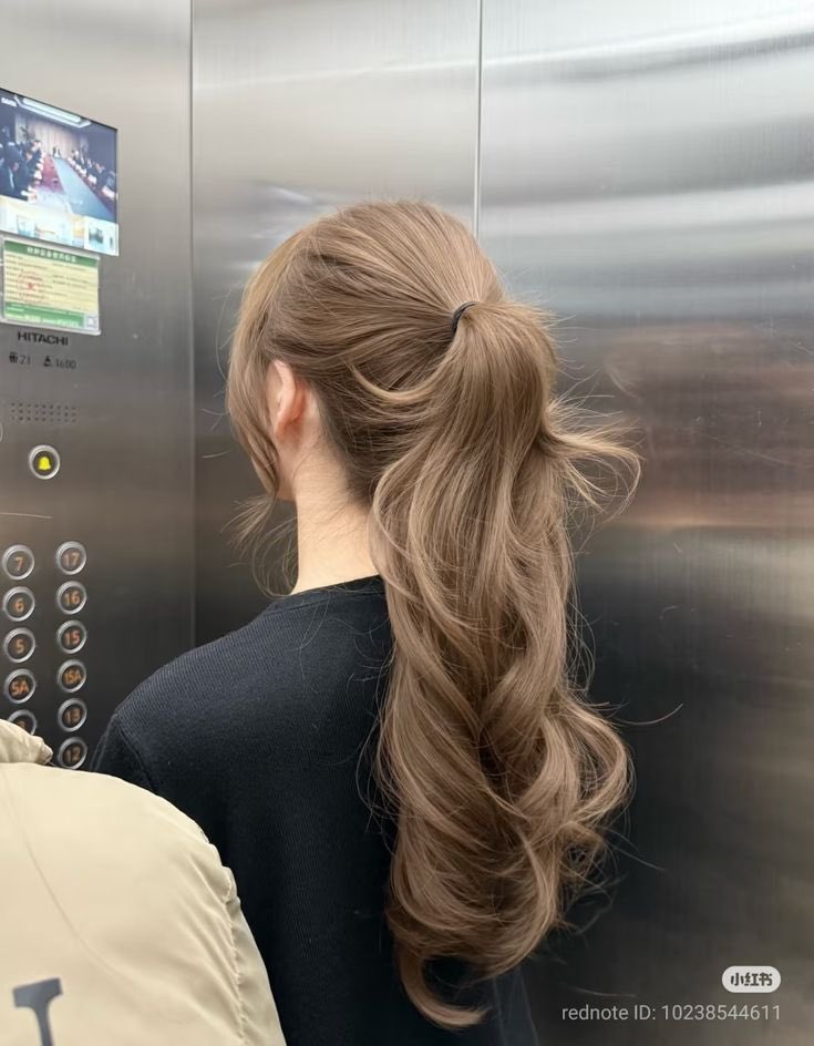 Most seductive hair style in females