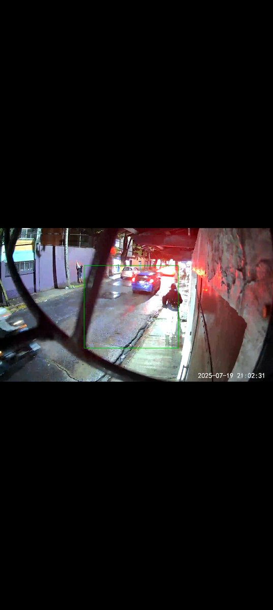 Hoy al rededor de las 8pm unos individuos pintaron la pared de la escuela primaria que esta sobre Textitlán Col Sta Úrsula Xitla alcaldía Tlalpan. Queremos hacer una denuncia ciudadana los vecinos de esta colonia. <a href="/TlalpanAl/">Alcaldía Tlalpan</a> <a href="/Gabyosoriohdz/">Gaby Osorio</a> <a href="/TlalpanVecinos/">Tlalpan Vecinos</a> <a href="/C5_CDMX/">C5 CDMX</a>