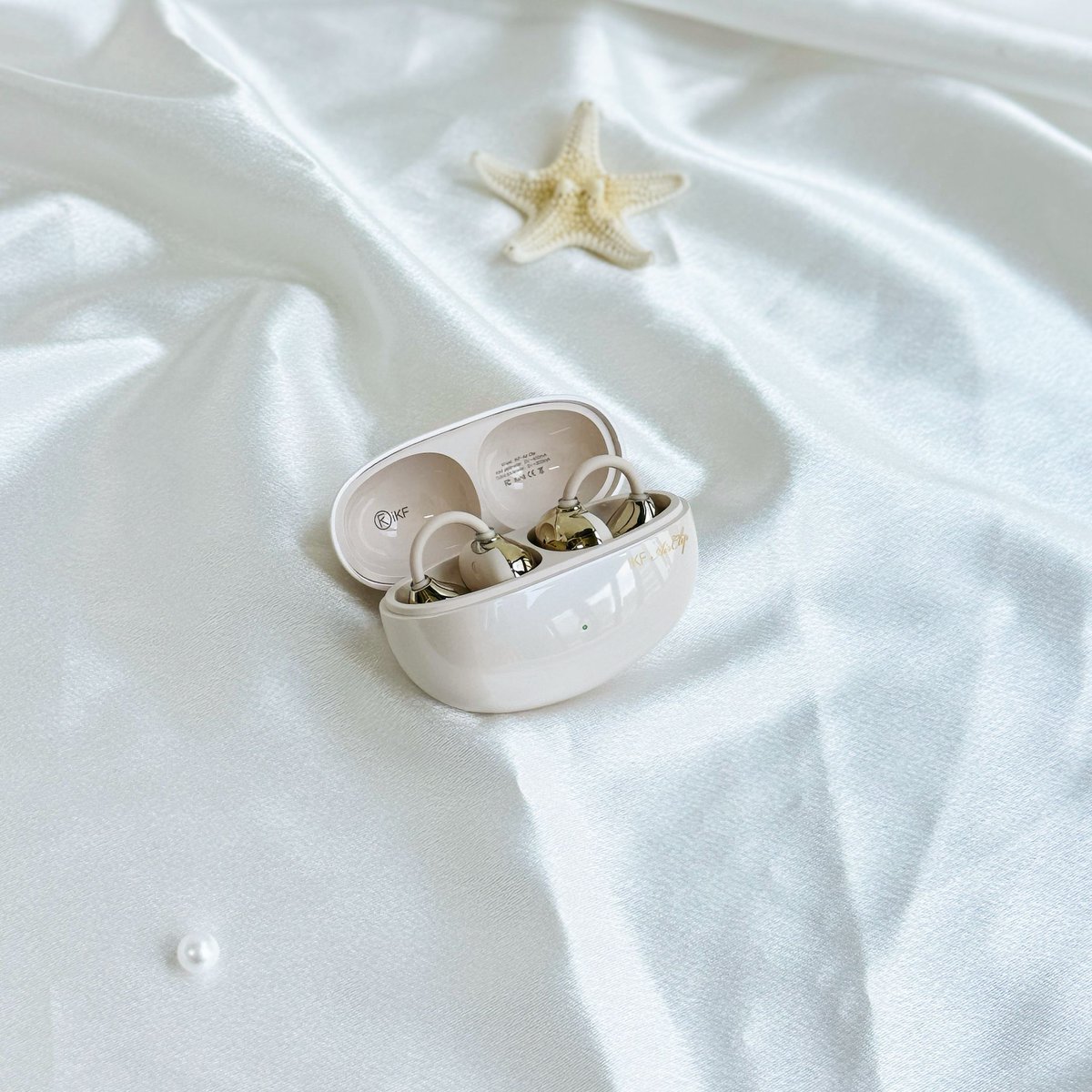 GlobalIkf's tweet photo. Hey, these iKF Air Clip earbuds in Off White are super compact and sound really clear. I use them for workouts. Easy to connect with both iOS and Android.😍✨
#iKFairclip #whitestyle #wirelessearbuds #earbuds #giftideas #viral #tech #amazonfinds #fyp #fypシ https://t.co/DgarqmFRxf