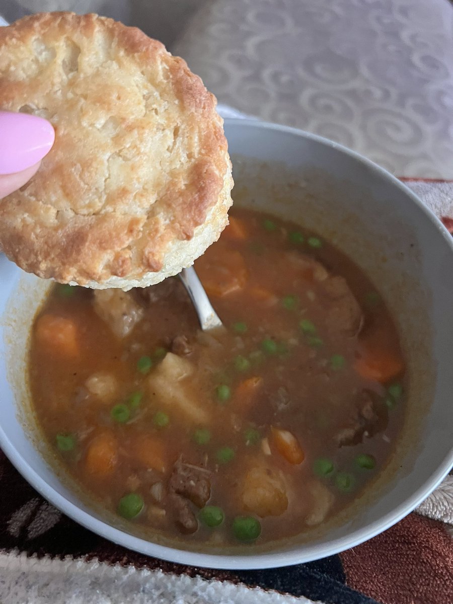 MetalGoddessJen's tweet image. I made comfort food for dinner. Grief has had a bad hold on me this week, if I need to eat then it’s going to be something I like.