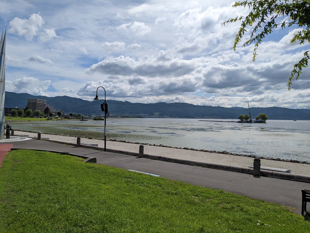 vis_vis_vis_vis's tweet image. 「東洋のスイス」というパワーワード。確かに日本のヌーシャテル湖っぽい気がする。