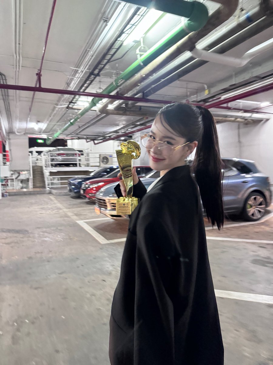 ffolky_'s tweet image. รางวัลที่3แล้วนะที่มีชื่อพวกเรา เก่งมากพิออมขอบคุณทาง #AsiaTopAwards2025 ที่มอบรางวัลนี้ให้พี่ออมกับโฟคด้วยค้าบ ขึ้นรับรางวัลด้วยกันไปอีกนานๆเลยนะ เพี้ยง😗 #ormfolk