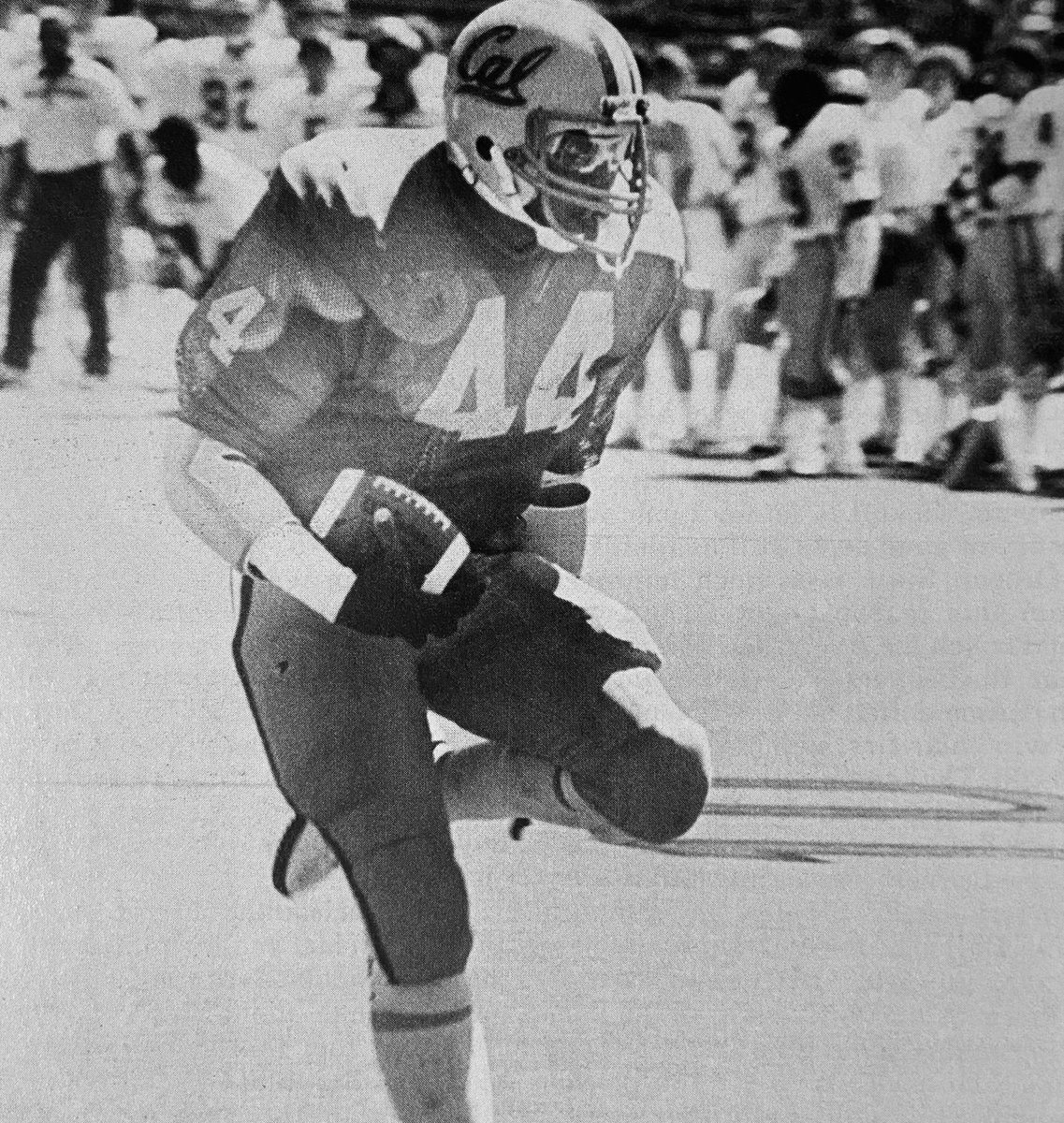 calgridiron's tweet image. #44 days until Cal football
1) Scott Duncan
2) Tyson Alualu
3) Ted Kenfield
4) Carl Montgomery