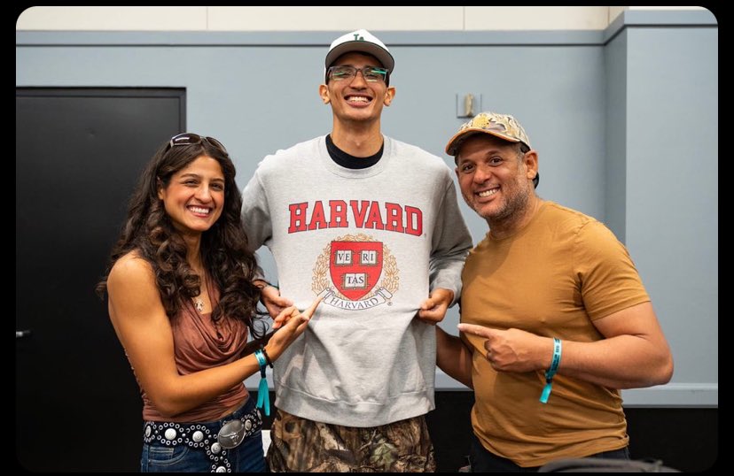 BuckGotBars's tweet image. You gotta give it up to @SebastianFundo1 dude got into Harvard this week, 6yr Master Engineer program and then defended his WBC junior MW Title tonight and got the TKO!! Helluva week for the #ToweringInferno #PacquaioBarrios
