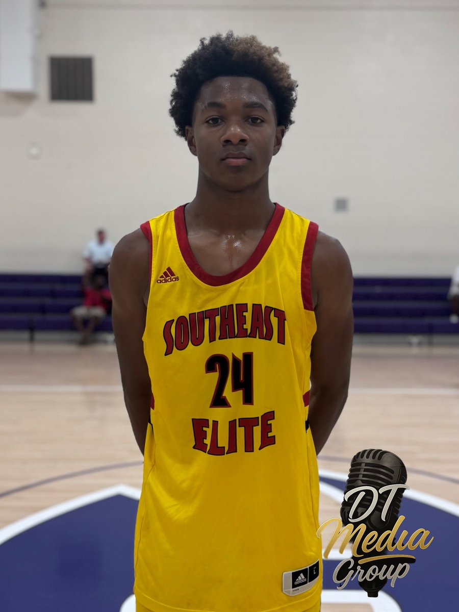 dtmediagroupllc's tweet photo. Austin Triggs | Class of 2029
Austin Rivers SE Elite | Orange Park High School

Austin Triggs @Masontriggs2029 used his skilled handle to navigate through the defense with ease, creating space and opportunities for his teammates. He consistently delivered dimes to open players, showing great vision and unselfish play. On the defensive end, Triggs applied relentless pressure, making ball handlers uncomfortable and forcing turnovers. His two-way impact and court awareness stood out every time he stepped on the floor.