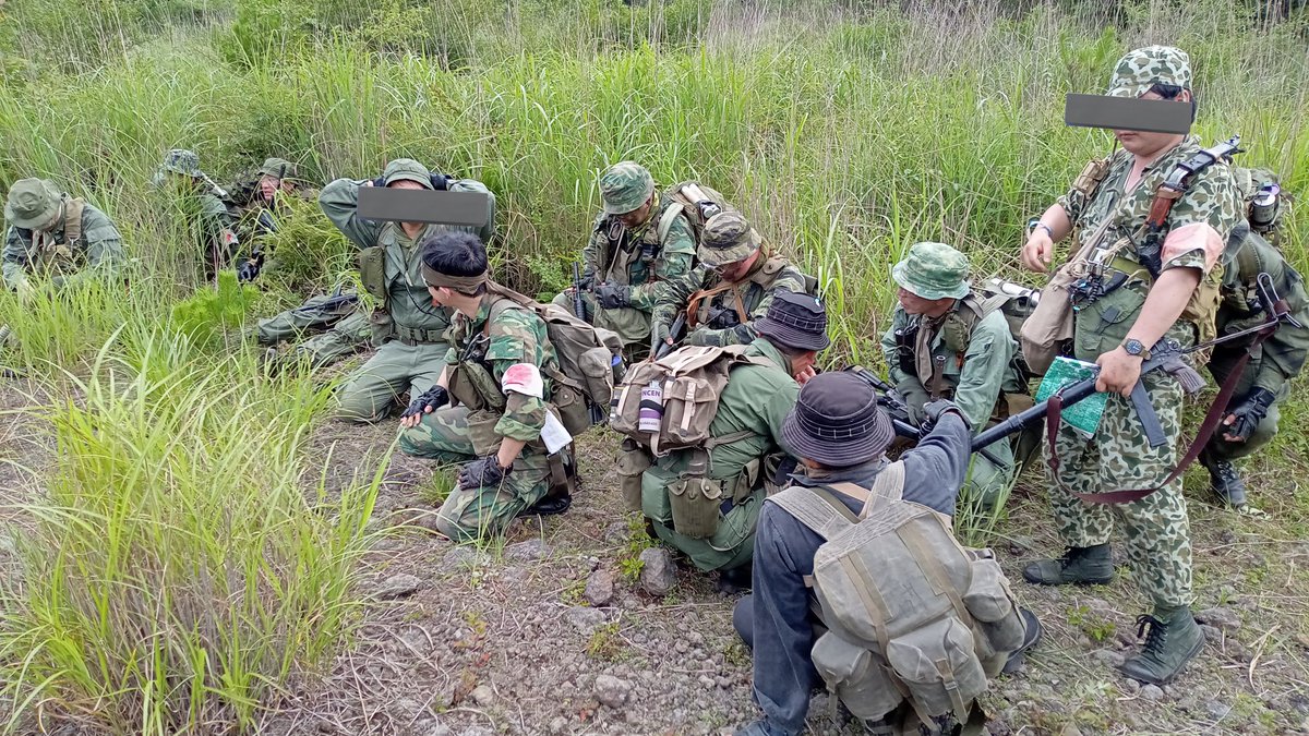 〈速報〉
1200時、勇敢なる解放軍は米軍拠点を陥落させた。