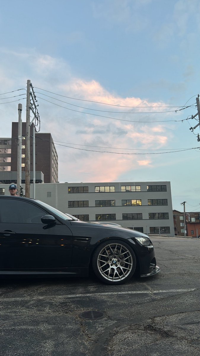 Trisuhh's tweet image. - sold my failed project car back to the previous owner
- hung out w friends to book a trip to COTA for WEC 6 hours of cota
- bmw
- x5 getting upgraded to 50i brakes