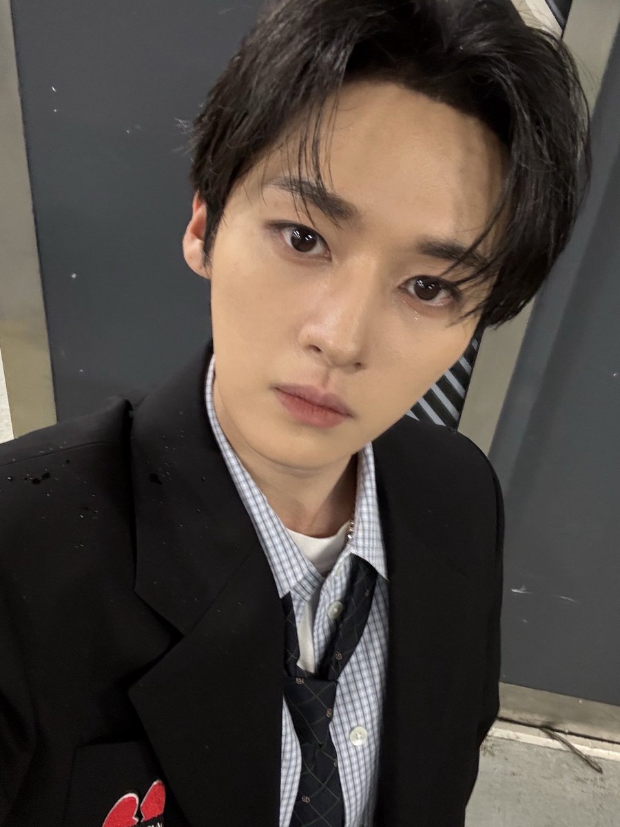 🐰- 🌱 
[200725] 6:51 AM KST
[190725] 10:51 PM BST

*SELFIES