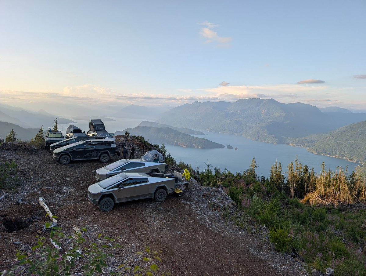 DaveMattson's tweet image. This campsite is alright, I guess...
Thanks @ohjimme for an epic adventure today!