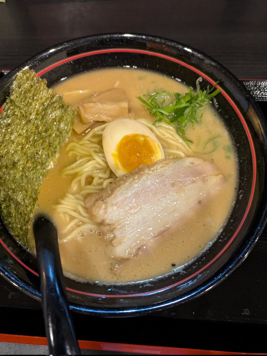 PRATT__Bi's tweet image. 深川市　麺屋 山龍
醤油らーめん

木曜定休日が不定休になってた