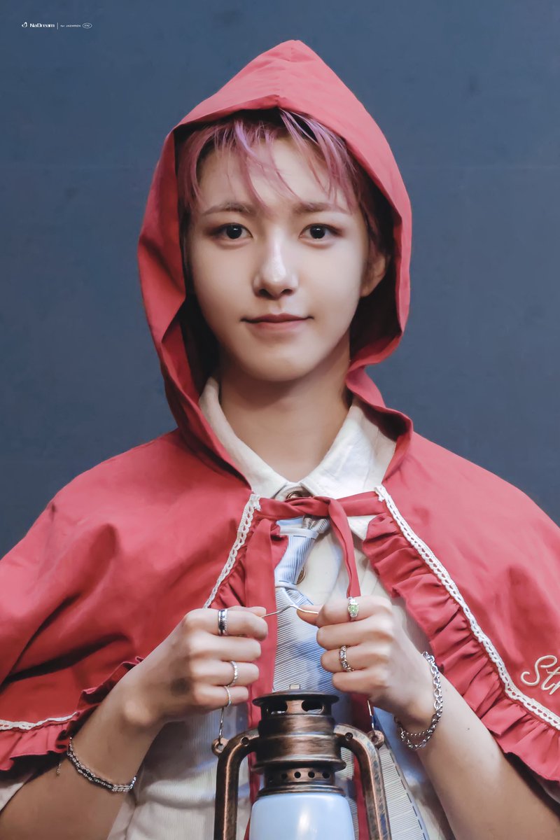 NaDream_427's tweet photo. 250718 jumpup fansign

#런쥔 
#RENJUN 
#NCT #NCTDREAM https://t.co/csS0hWjlrT