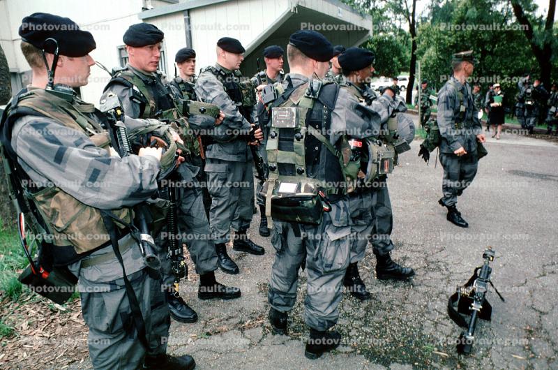 A_Rice_Farmer's tweet image. Was discussing with @75mm_pak40 about Urban Warrior 99.

One of the lesser-discussed aspects of Urban Warrior 99 is the Dutch participation in the exercise.