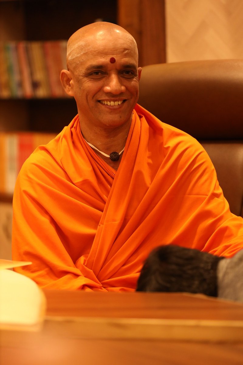 ಶ್ರೀ ಕ್ಷೇತ್ರ ಆದಿಚುಂಚನಗಿರಿ ಮಹಾಸಂಸ್ಥಾನದ ಪೀಠಾಧ್ಯಕ್ಷರಾದ ಪರಮಪೂಜ್ಯ ಶ್ರೀ ನಿರ್ಮಲಾನಂದನಾಥ ಸ್ವಾಮೀಜಿಯವರಿಗೆ ಹುಟ್ಟುಹಬ್ಬದ ಶುಭಾಶಯಗಳು. ಭಗವಂತನು ಅವರಿಗೆ ಉತ್ತಮ ಆಯುರಾರೋಗ್ಯ ಕರುಣಿಸಲಿ. ನಾಡಿನ ಜನರಿಗೆ ಮತ್ತಷ್ಟು ಶೈಕ್ಷಣಿಕ ಸೇವೆ ಸಲ್ಲಿಸುತ್ತಾ, ಸೌಹಾರ್ದತೆ ಮತ್ತು ಜ್ಞಾನದ ಸಂದೇಶವನ್ನು ಹರಡುತ್ತಿರಲಿ ಎಂದು ಆಶಿಸುತ್ತೇನೆ.