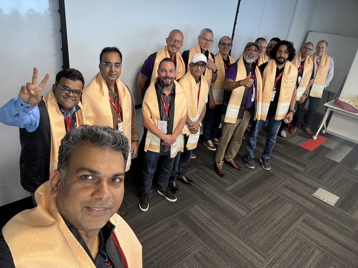 sandeshr's tweet image. Good times talking to students at #OCYatra2025
@oracleugs @oracleace #Bangalore talking about #AIagents @sai_penumuru @ncalerouy @connor_mc_d @JulianFreyCH @neilsellers @bkhan @MikeDietrichDE @alexnuijten @patch72 @GavinSoorma @vijaysiva79 @Ambili_Thots @tanwanichandan