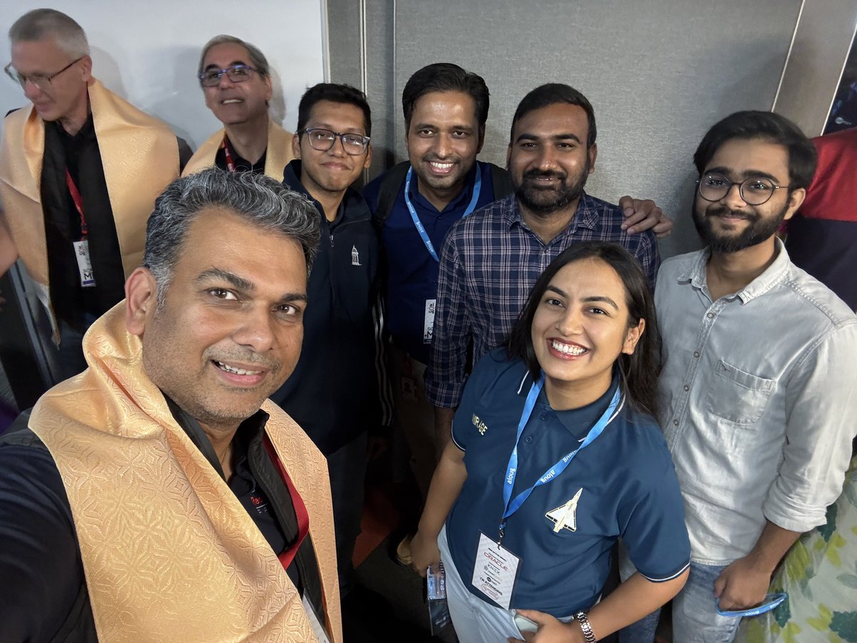 sandeshr's tweet image. Good times talking to students at #OCYatra2025
@oracleugs @oracleace #Bangalore talking about #AIagents @sai_penumuru @ncalerouy @connor_mc_d @JulianFreyCH @neilsellers @bkhan @MikeDietrichDE @alexnuijten @patch72 @GavinSoorma @vijaysiva79 @Ambili_Thots @tanwanichandan