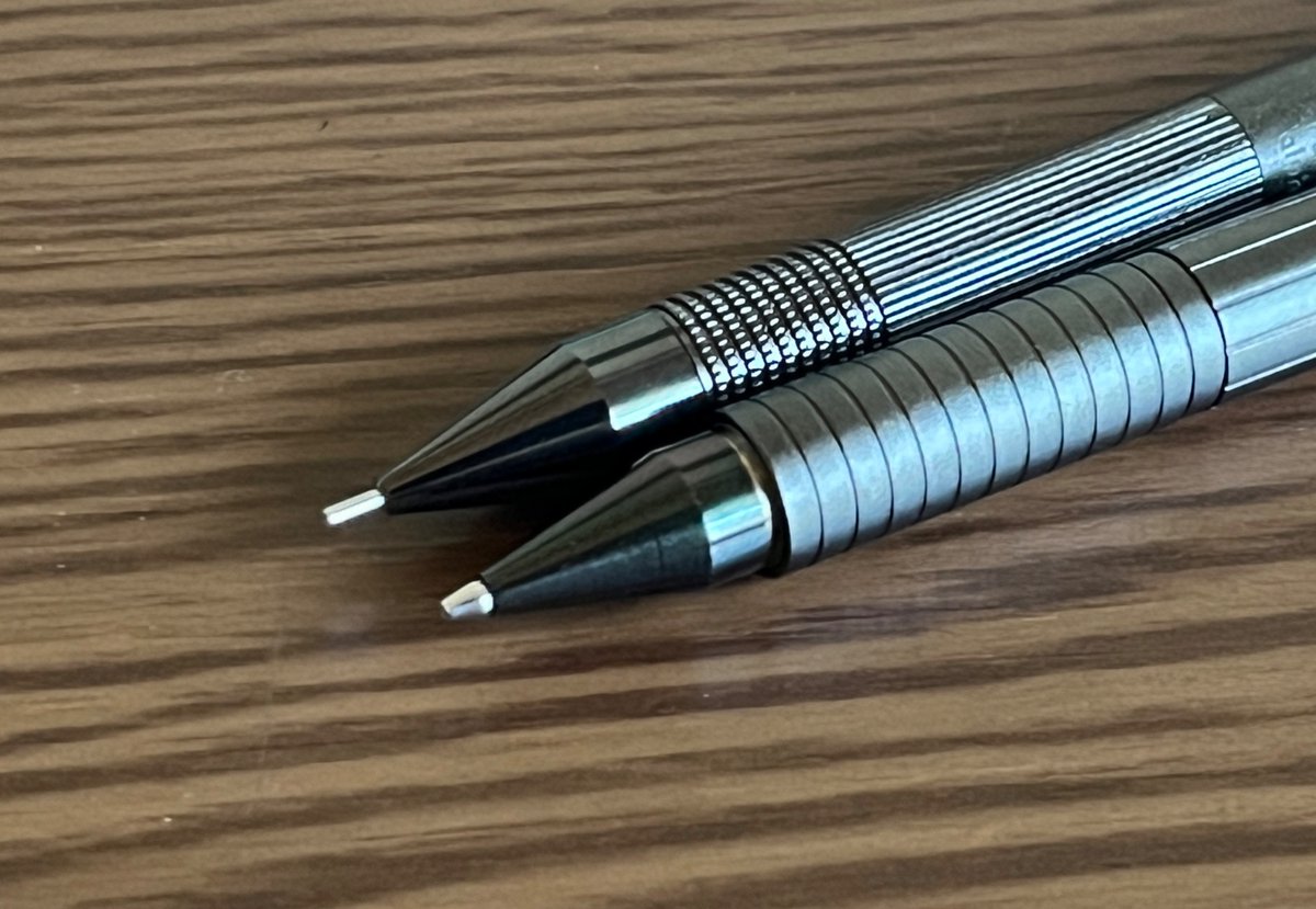 口金を入れ替えてみました。
形は似ていますが、大きさが違うので互換性はありません。