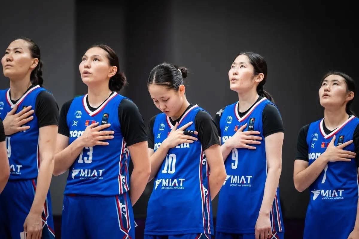 Монгол Улсын гавьяат тамирчин О.Хулан, үндэсний шигшээ багийн тамирчид болох Н.Нандинхүсэл, Б.Ариунцэцэг нарын бүрэлдэхүүнтэй эмэгтэйчүүдийн шигшээ баг өнөөдөр Тайландын багтай хүрэл медалийн төлөө хүч үзнэ. Тоглолт өнөөдөр 13:30 цагаас эхэлнэ