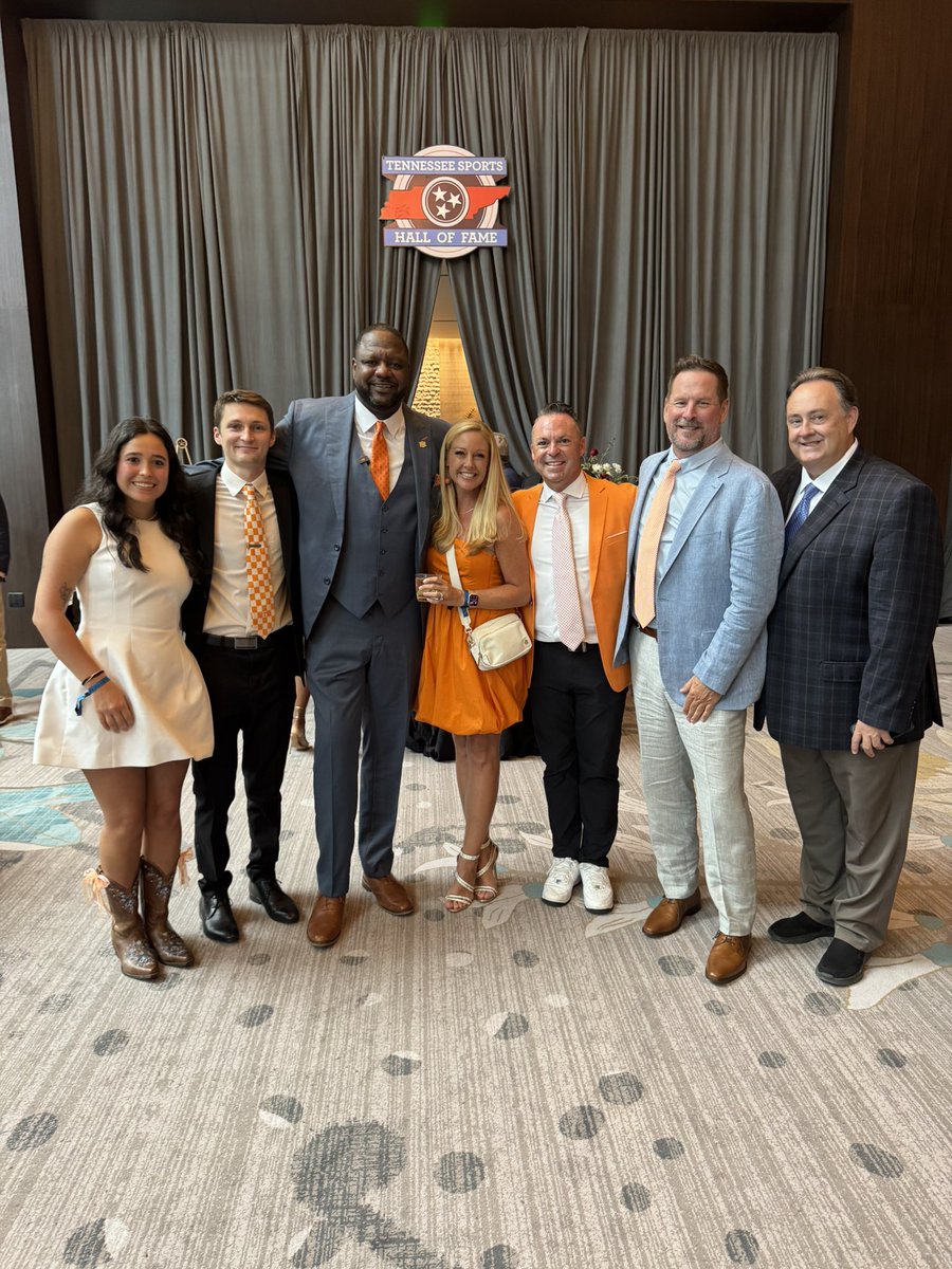 ClowESPN's tweet image. Great night at @theTSHF. Always a great event. Seeing my man @TheRonSlay inducted was tremendous, but the real treat was being able to spend some time with Mama Slay, Lolita. No. 35 got it natural!