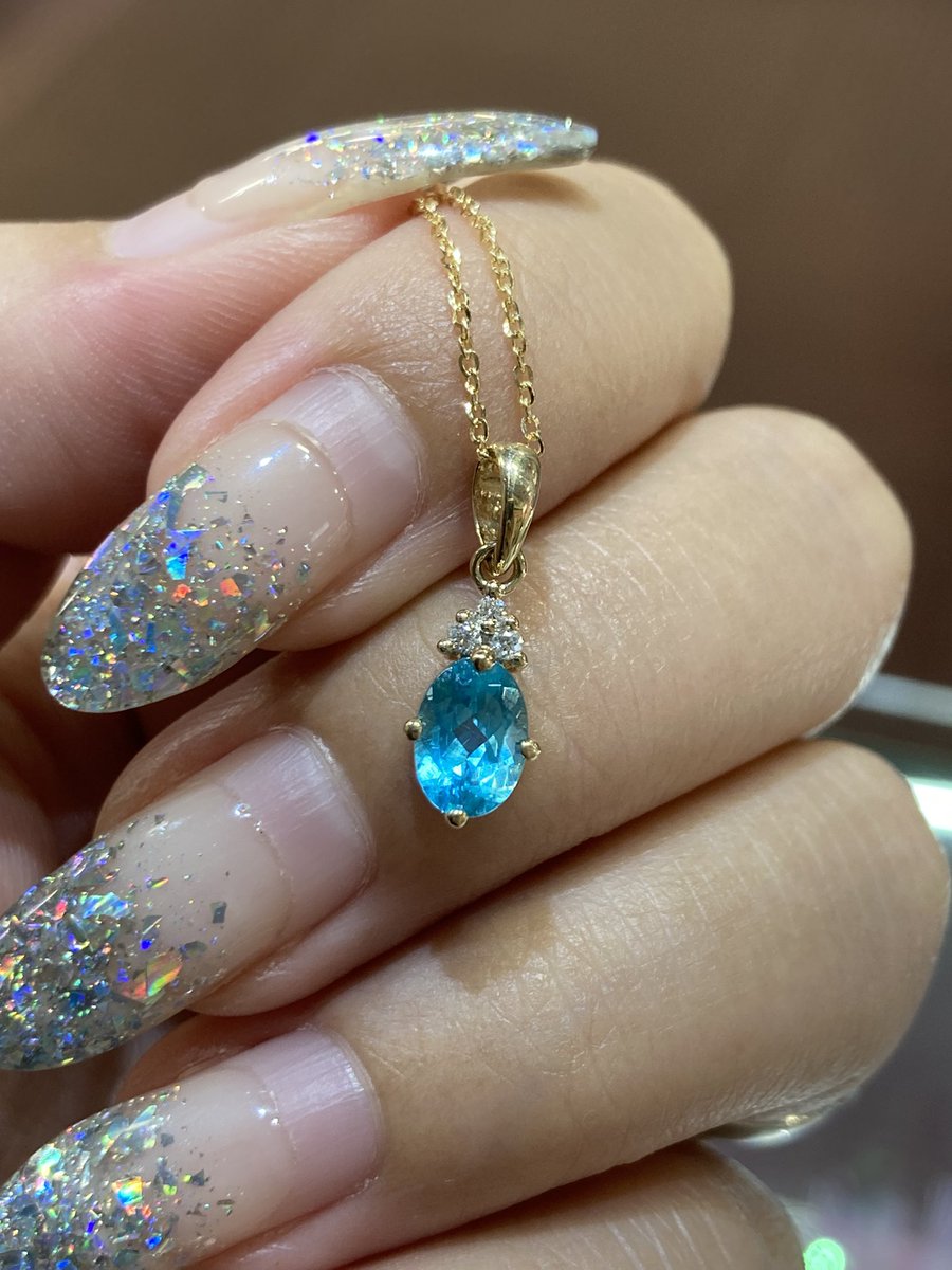 total_okazaki's tweet photo. トップk14
チェーンk18

アパタイト（ダイヤct刻印無し）

￥59,800

ネオン味のあるブルーが
夏にぴったりですね🤤🏝️🍉 https://t.co/ER4AV6RsTj