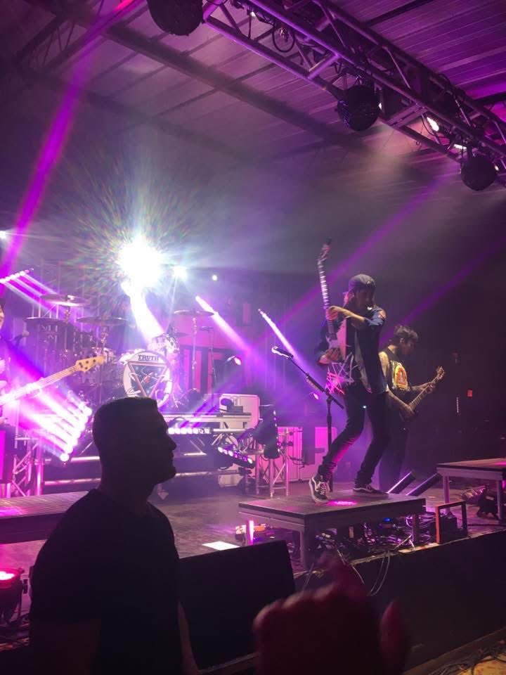 This show changed my life. My first barricade show. The first show I made my own friends at. This made me want to do concert photography. I'll never ever ever forget it.