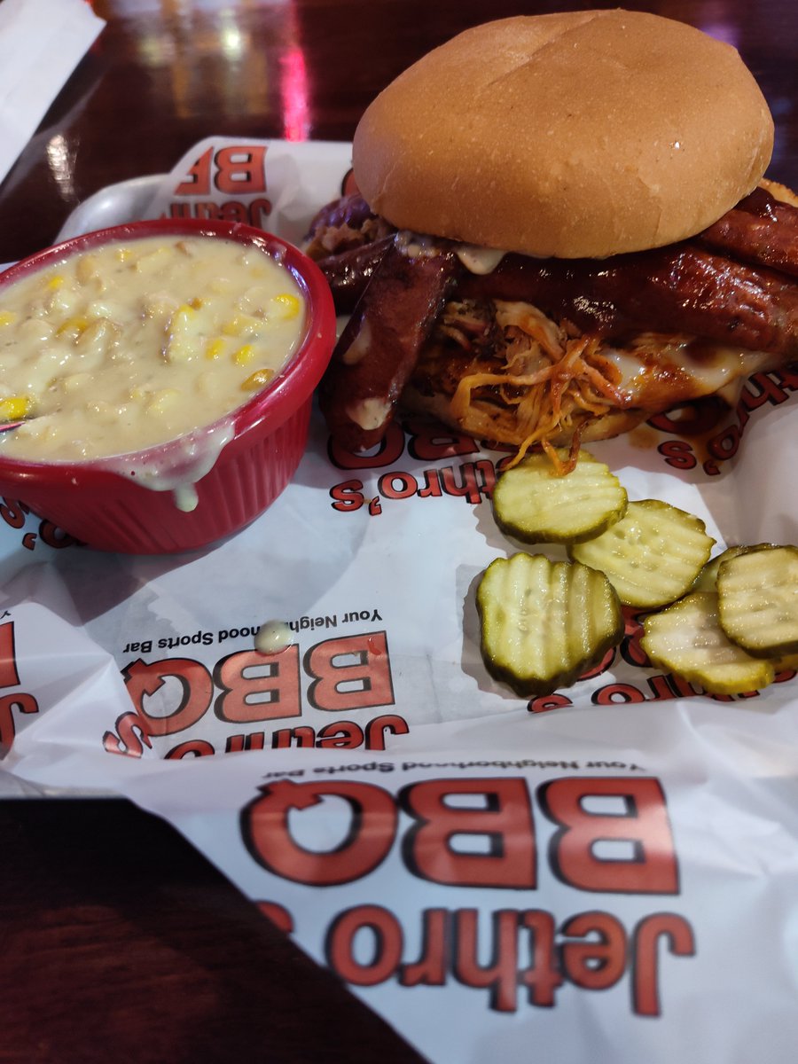 TheMRR7's tweet image. Late dinner at Jethro&apos;s BBQ in West Des Moines, my Favorite BBQ Restaurant in Iowa, for my &quot;usual&quot;, a Ragin&apos; Cajun Sandwich (blackened pork tenderloin, pulled pork, spicy andouille sausage, pepper jack cheese, BBQ sauce, &amp;amp; Cajun Creole sauce) with Jalapeno Cream Corn.

For the…