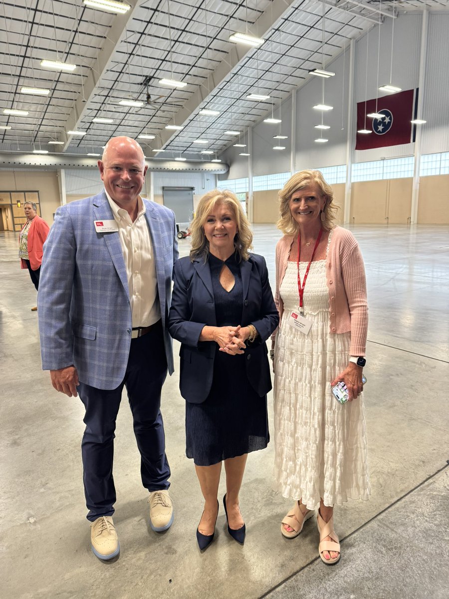 BryanWrightTN's tweet image. A big thank you to @RepJohnRose and @MarshaBlackburn for taking time on your Saturday night to attend the Tennessee Young Farmers & Ranchers Summer Conference. We appreciate your commitment to the future leaders of Tennessee agriculture and thank you for your support of…