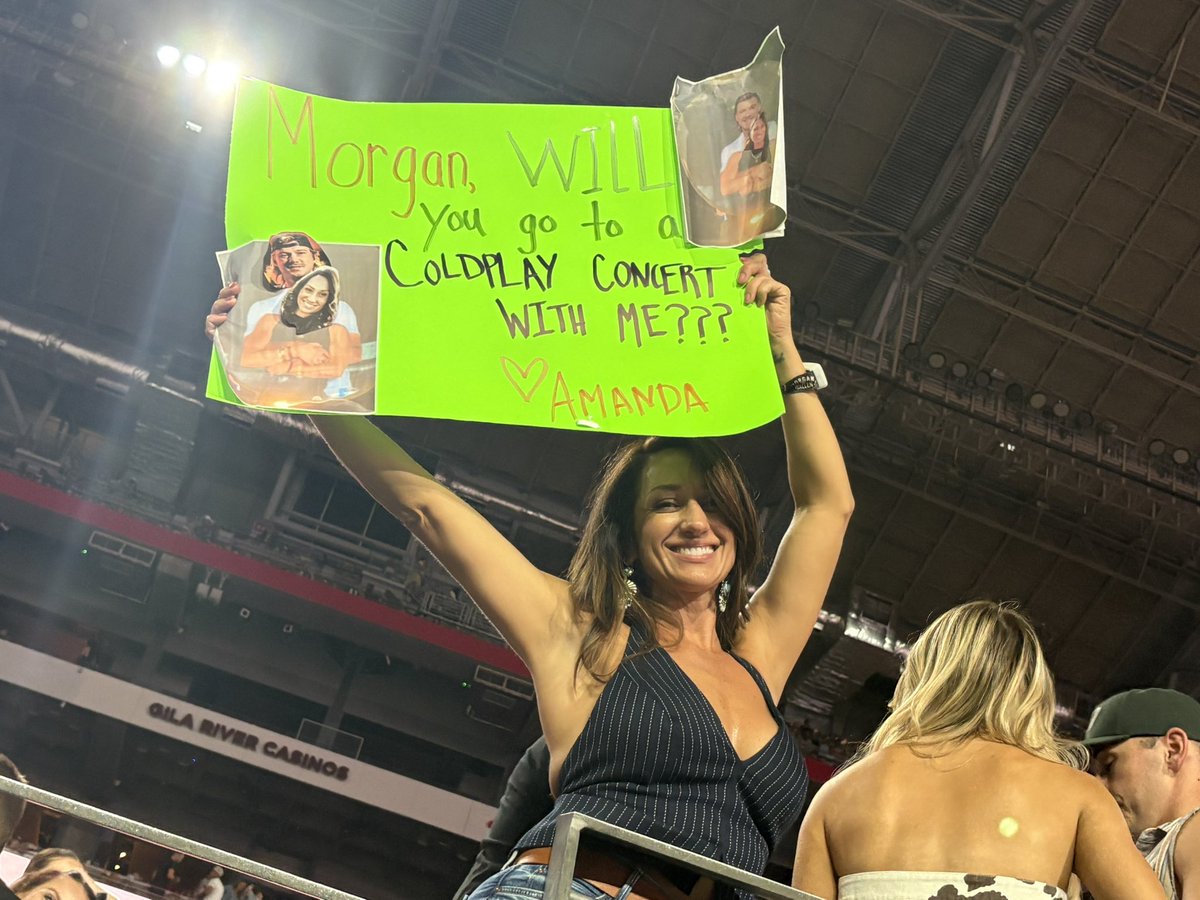TomDeep3's tweet image. Morgan Wallen sign winner #imtheproblem #ColdplayConcert  #Coldplay
