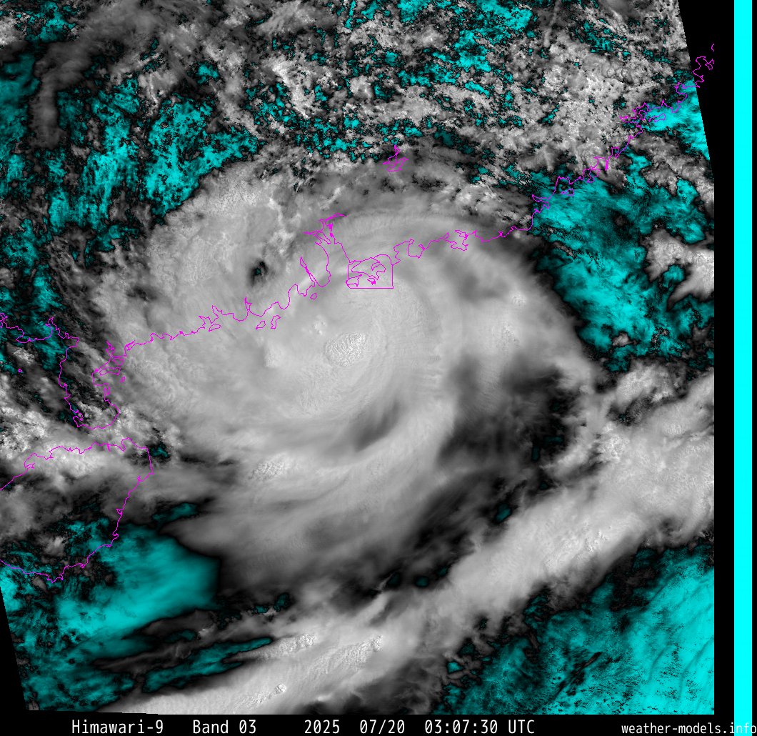 yangyubin1998's tweet image. Typhoon Wipha is passing near the coast of Hong Kong. MSLP in the eye of the typhoon at Miaowan Island Station is 966.8hpa. The maximum gust along the coast of Guangdong reaches 50.6m/s, and the maximum sustained wind speed for 2 minutes is 38.8m/s.