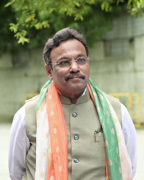 NandiGuptaBJP's tweet image. भारतीय जनता पार्टी के राष्ट्रीय महासचिव श्री @TawdeVinod जी को जन्मदिन की हार्दिक शुभकामनाएं।

प्रभु श्री राम से प्रार्थना है आपको उत्तम स्वास्थ्य और दीर्घायु प्रदान करें।💐

#VinodTawde
#विनोद_तावड़े