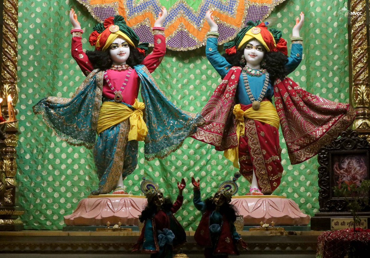 ISKCONPune's tweet photo. 🌷Mangal Arati Darshan🌷🗓20/07/2025🙏 🚩@ISKCONNVCCPune🚩
.
.
#ISKCON #ISKCONNVCC #ISKCONNVCCPune #ISKCONPune
#20thjuly #20thjuly2025 #Sunday #Vrindavan
#Harinaamsankirtan #Radheshyamdas #Radheradhe
#Sankirtan #Kirtan #Mayapur #Prabhupada #iskconmandir
#GVE #GovardhanEcoVillage https://t.co/yOoPyUUZd5
