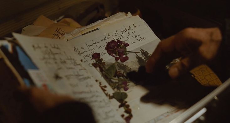 ╭┈─────── ೄྀ࿐

"كل شيء ينتهي مع الليل، إلا حنيني لك يزيد."
🎼🫰🏻
#خاطري_فيك 
#بوح_الخواطر
#قلبك_فارغ_من_الحب
