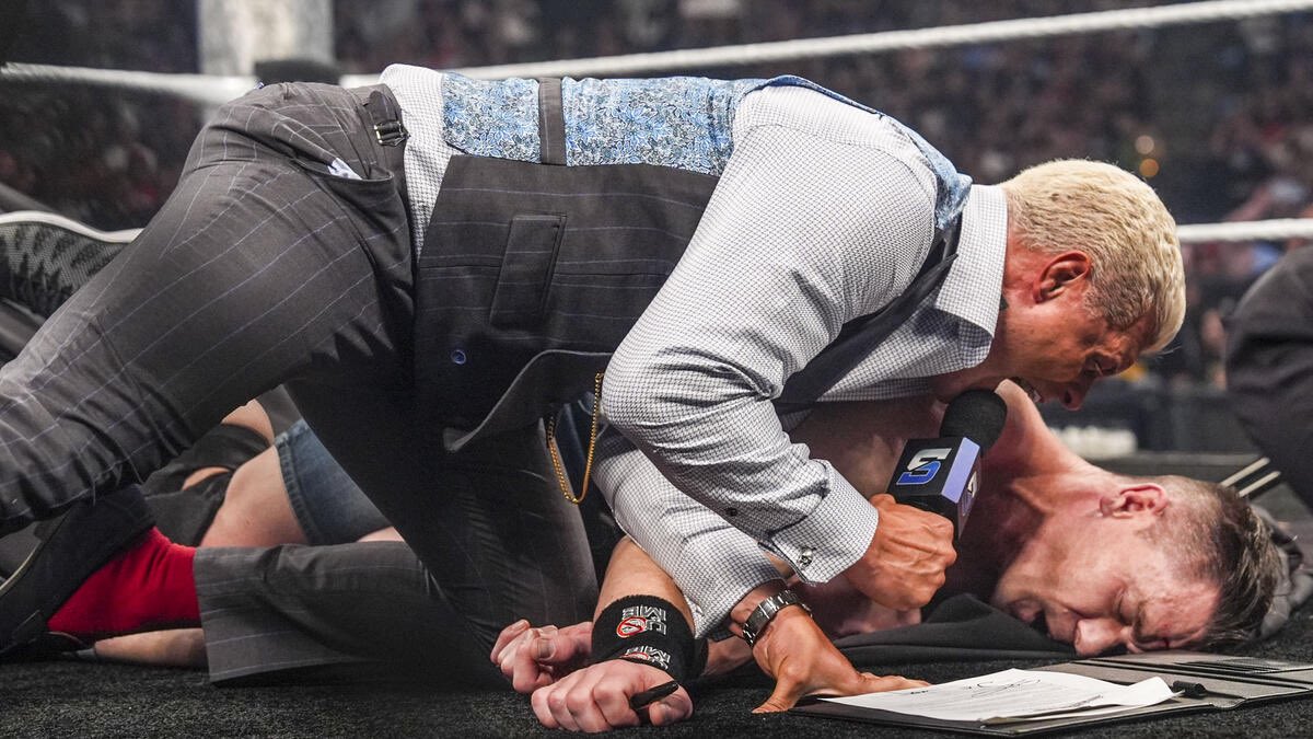 TheCenaMark's tweet image. John Cena vs. Cody Rhodes really needed a stipulation, in my opinion. 

Cody’s obsession with retaliating against Cena has slowly reversed the roles. Cena is slowly finding himself again, and Cody is becoming a violent person. He’s taking the feud into his own hands. 

I really…