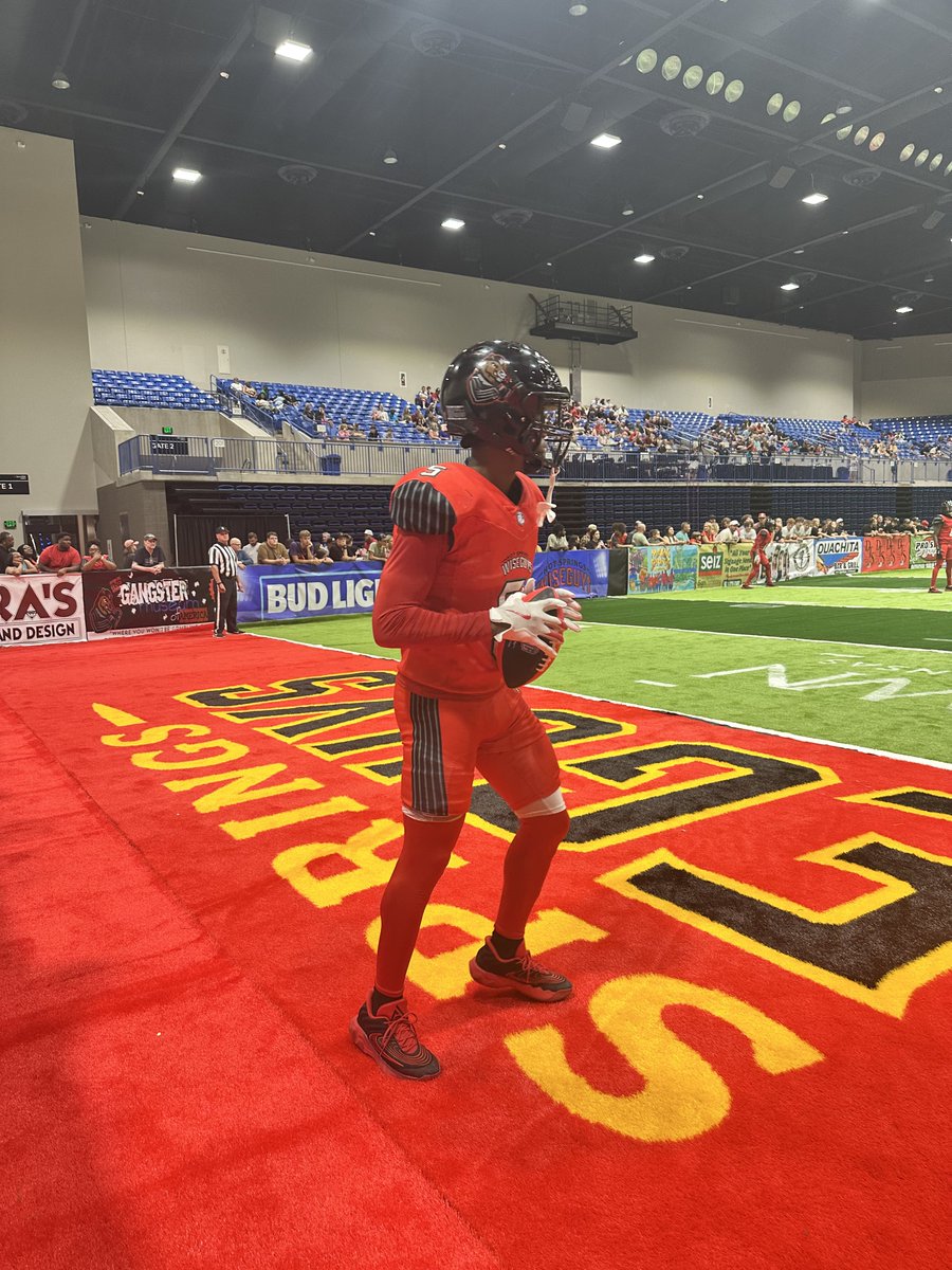 1CoachDub's tweet image. If you ever find yourself in Hot Springs, Arkansas, I highly recommend catching a @HSWiseguys game. Electric and hard nosed football, worth every penny!