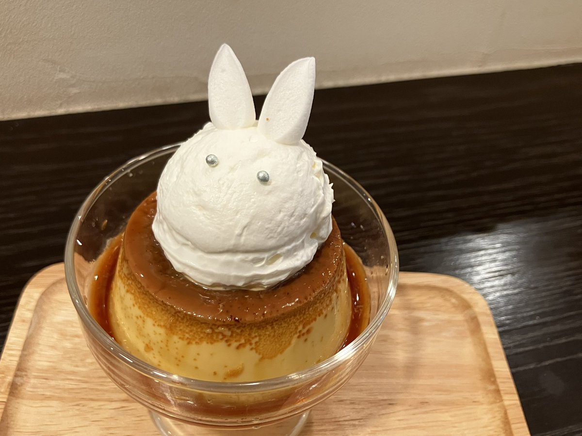 shirousacoffee's tweet image. うさぎプリンはいかがですか
#白兎珈琲店 #プリン