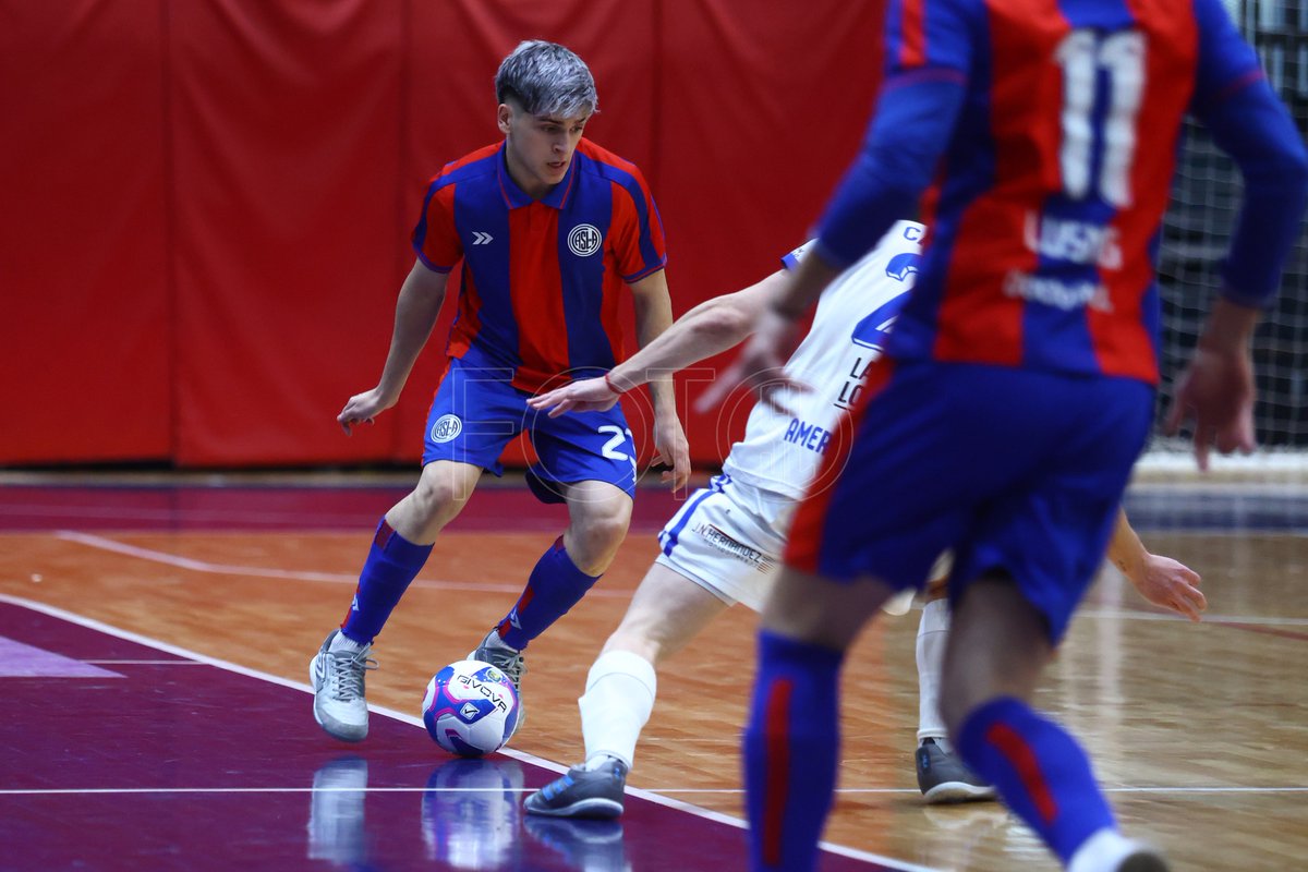 FotosSL's tweet image. Las fotos del partido del Futsal San Lorenzo 1 - 2 America del Sud, miralas en fb.com/FotosSL #FutsalMasculino #SanLorenzo